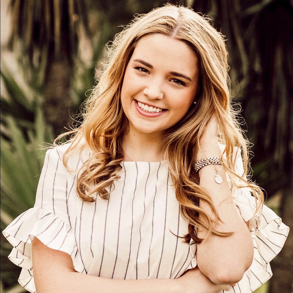 Meet your Posher, Isabel